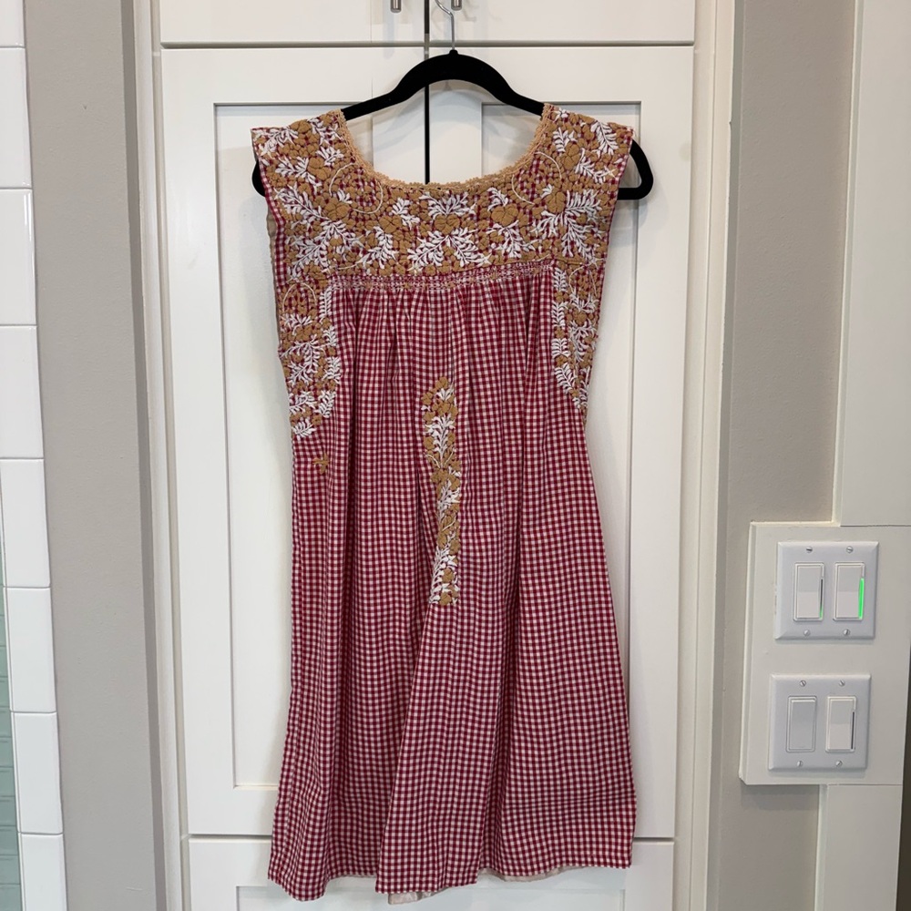 Mi Golondrina Red and White gingham Flores dress